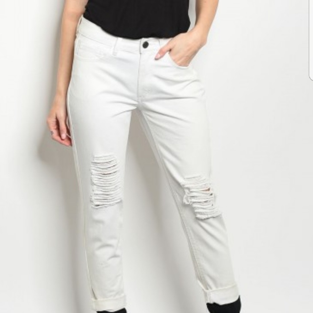 White distressed ankle jeans